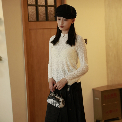 西町村屋打底衫女冬季新中式立领盘扣蕾丝打底上衣商场同款