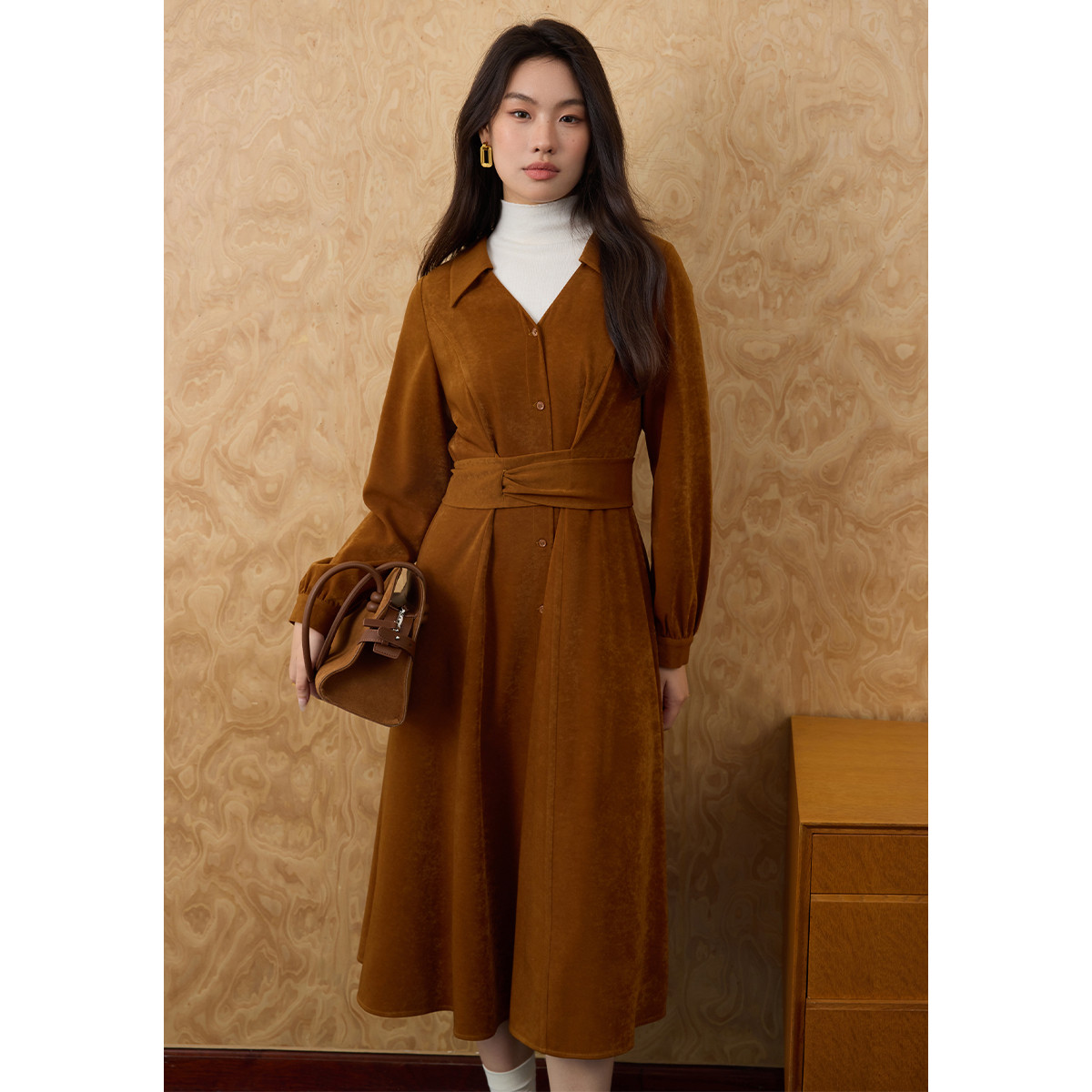 独束大码复古优雅交叉绕腰连衣裙轻奢法式微胖显瘦衬衫裙