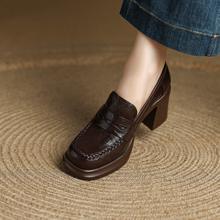 巨舒服2025新款法式真皮复古方头浅口单鞋粗跟百搭加绒高跟小皮鞋