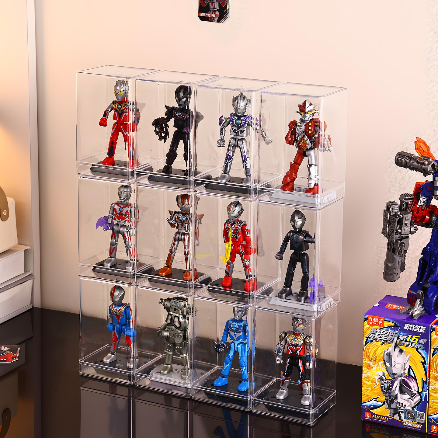 布鲁克奥特曼透明收纳盒