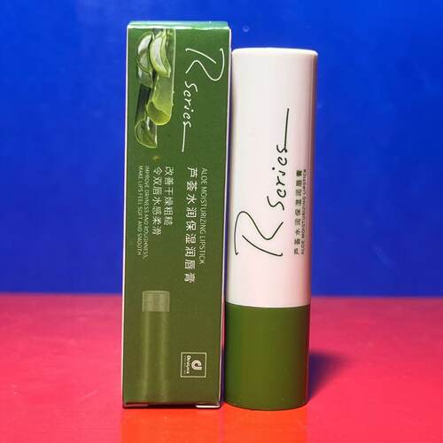 芦荟水润保湿润唇膏一只装