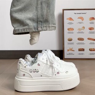 厚底小白鞋 百搭学生休闲板鞋 春季 德训女鞋 女 2026新款 多巴胺面包鞋