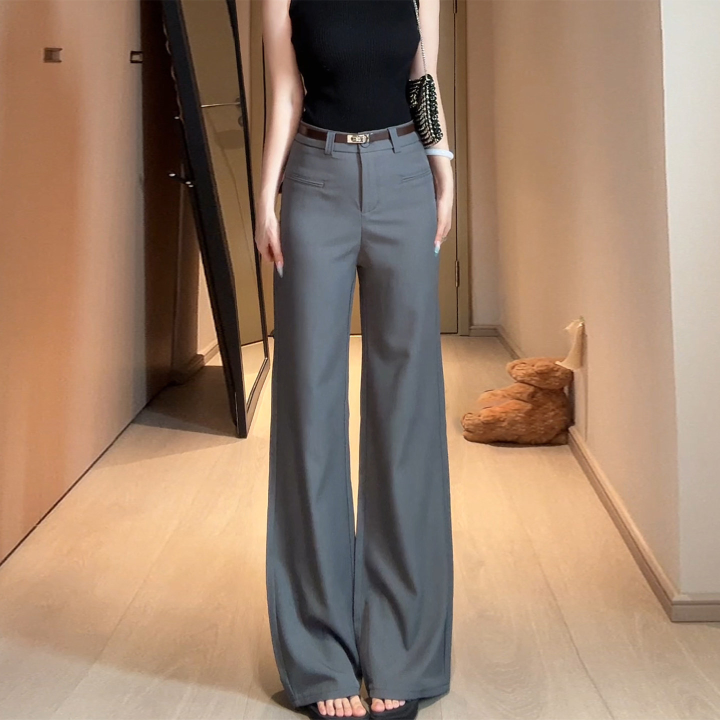 韩版高级感松弛冰丝窄版西裤女2026年夏季薄款垂感显瘦直筒拖地裤