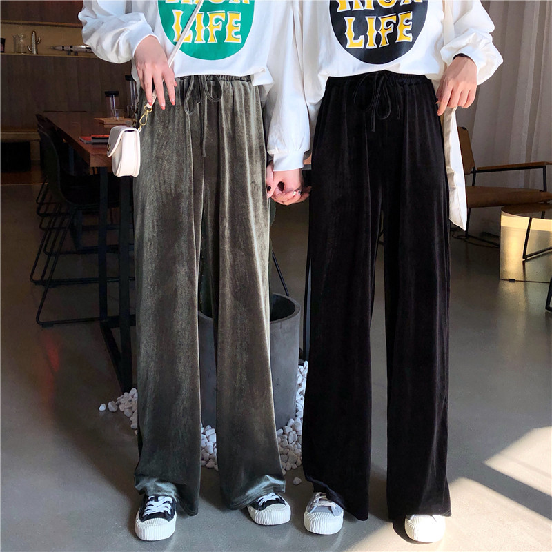 Down feeling velvet straight pants and wide leg pants that are produced every year