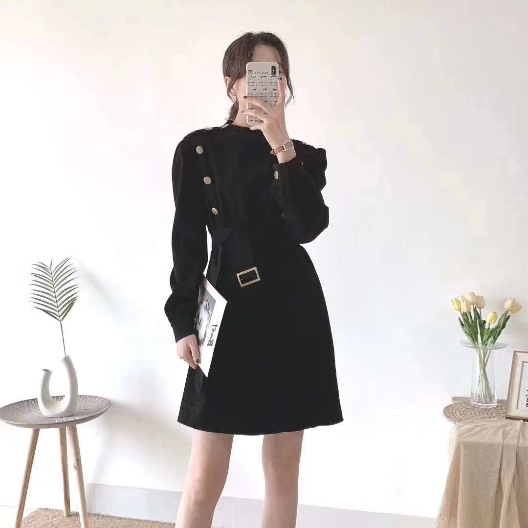 卫衣中长裙女2025春季新款时尚收腰显瘦洋气纽扣拼接设计连衣裙潮
