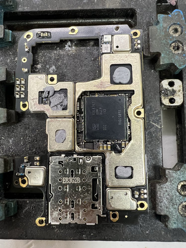 真我realme gt正常使用不开机死机重启cpu维修超好评