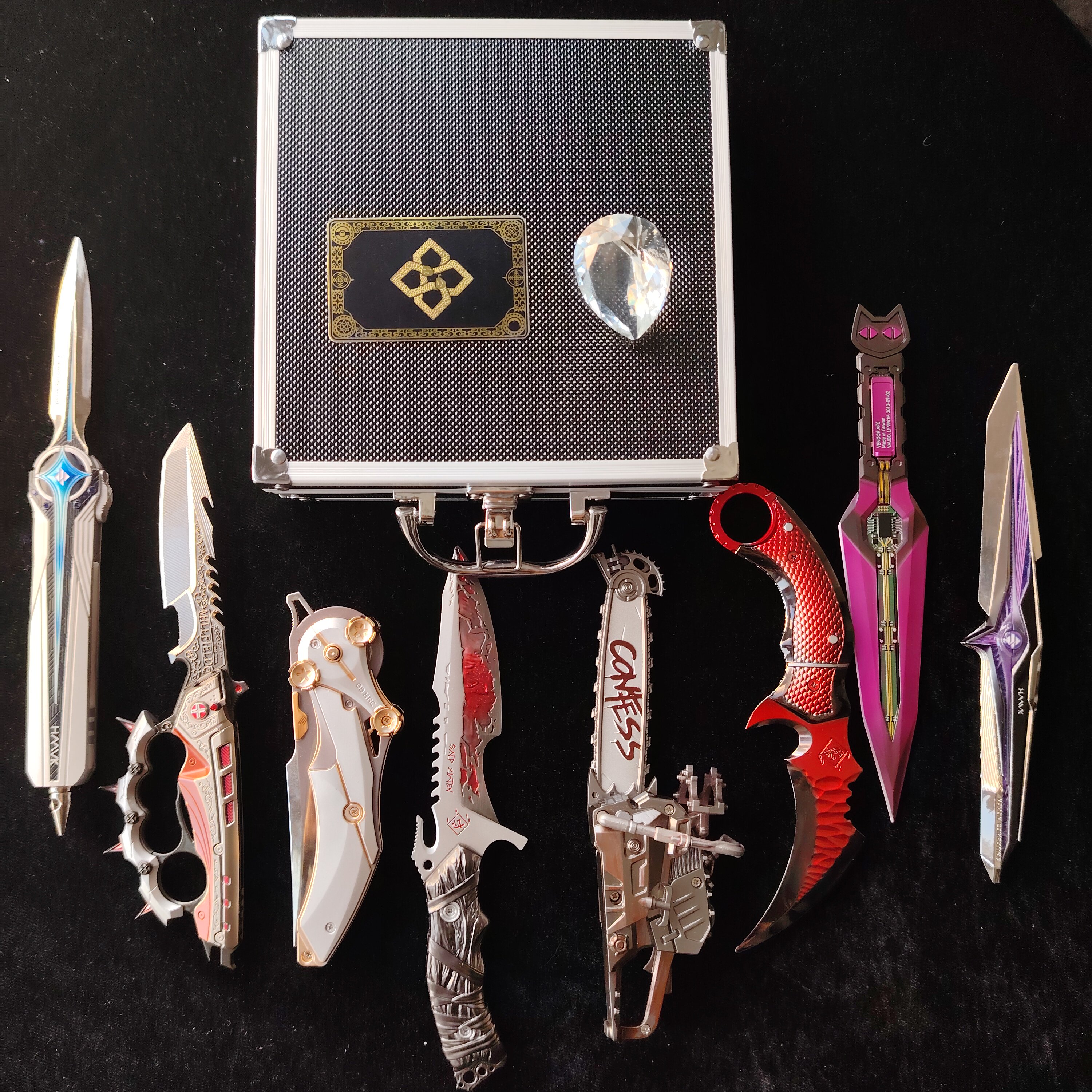 【包邮】三角洲铝皮箱两种+刀皮合集+勇者之证+非洲之心+展示架