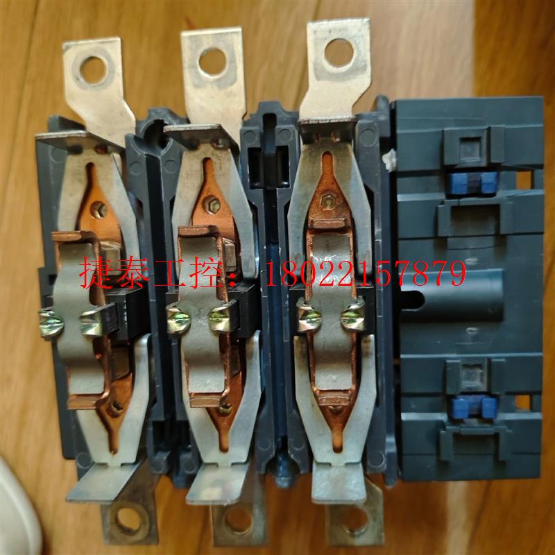 议价 施耐德LC1D205M7C接触器,线圈220V,装机没多久拆