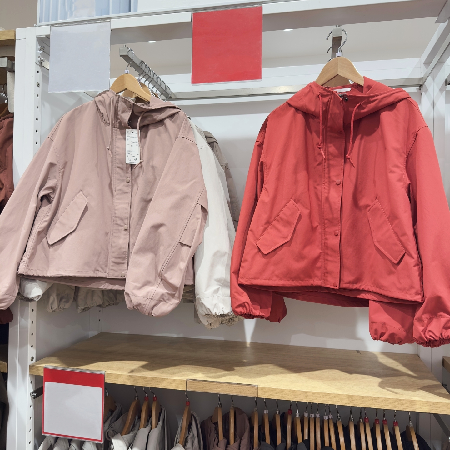 女装休闲连帽短外套百搭秋冬款冲锋衣户外防水夹克R479229/481600