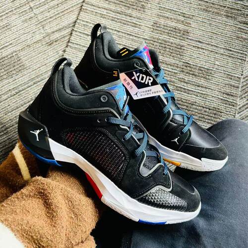 耐克郭艾伦白绿男子运动篮球鞋