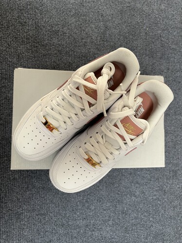 Nike Air Force 1 '07 迷你钩 低帮 板鞋 女款 白粉CZ0270-103