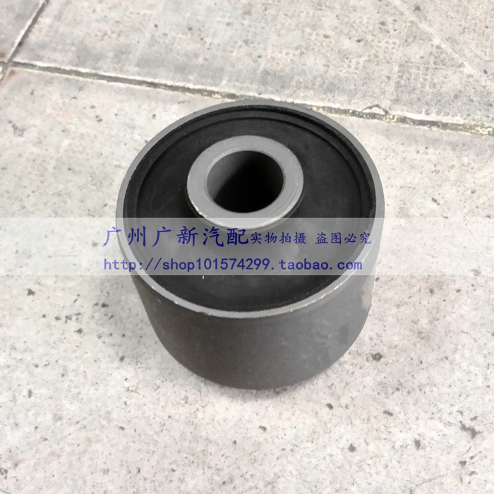 LS430下悬挂胶胶套下摆臂衬套
