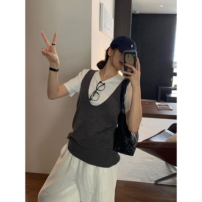 元派bluepops2025秋季新款休闲宽松大U领针织背心叠穿马甲女上衣