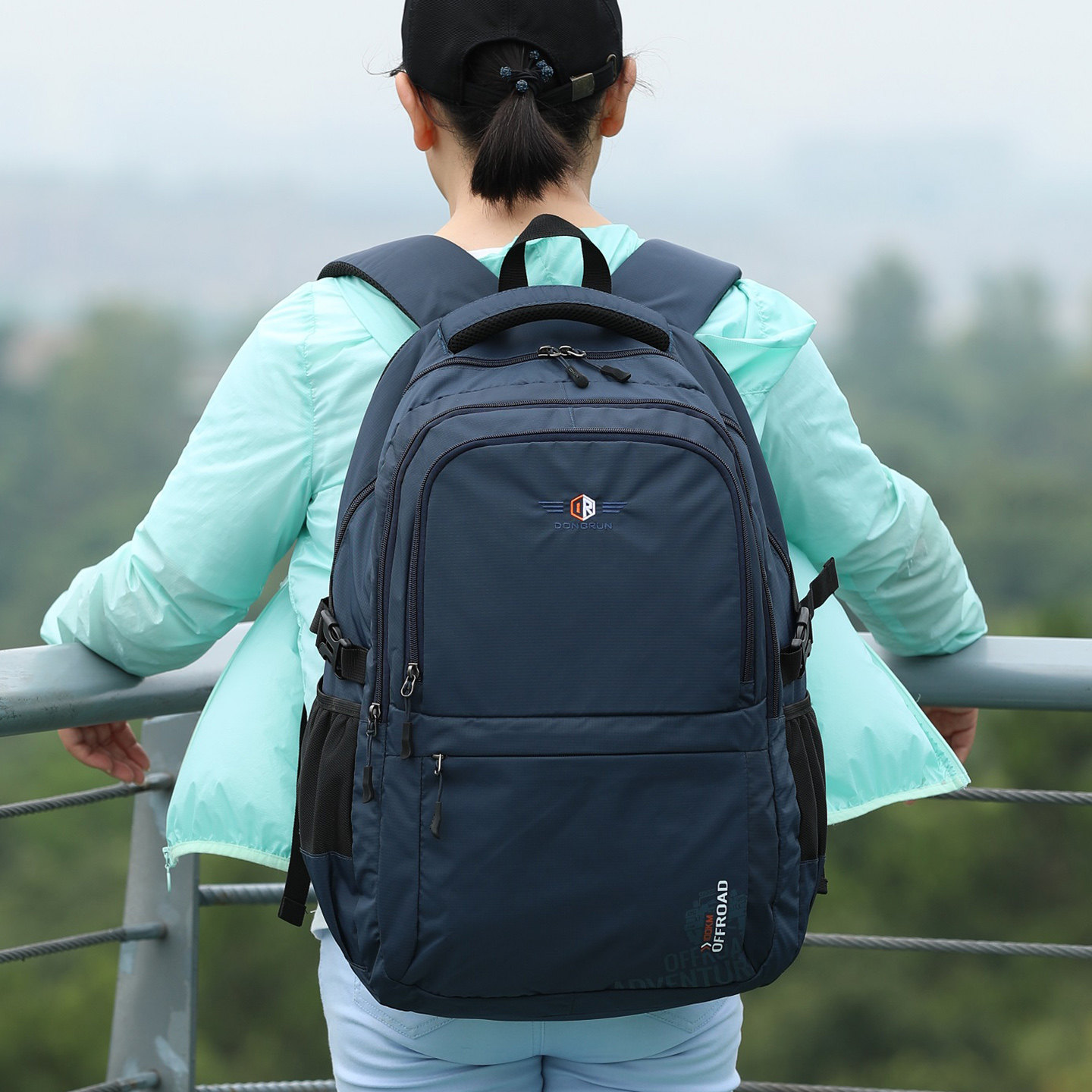 时尚尼龙布双肩包男女中学生书包大容量旅行背包多口袋电脑包商务