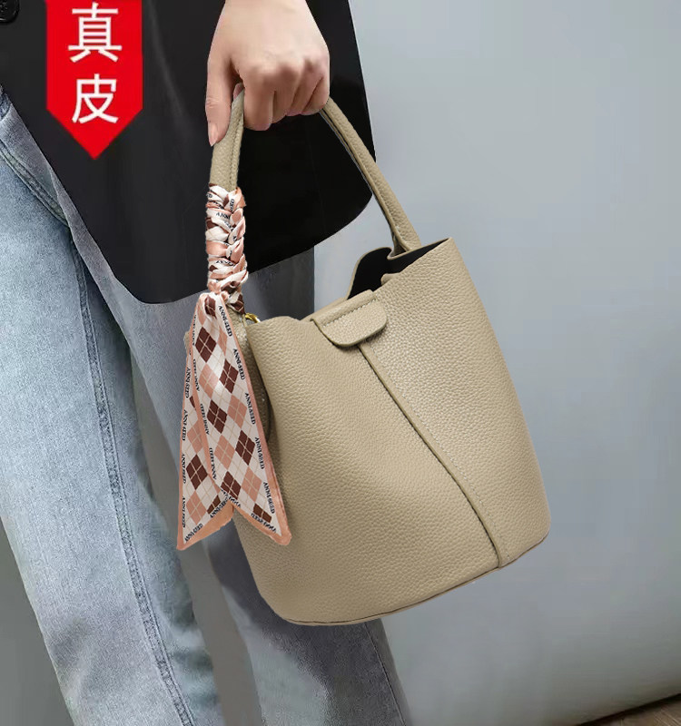 今年流行观夏树影质感软皮水桶包包女2025春夏新款手提单肩斜挎包,箱包皮具/热销女包/男包,水桶包,淘宝优惠券,粉丝福利购,淘宝优惠卷