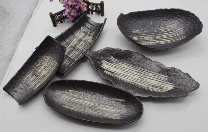 日式寿司盘点心碟特色黑色陶瓷竹笋树叶大碟船形碗日韩料理餐具