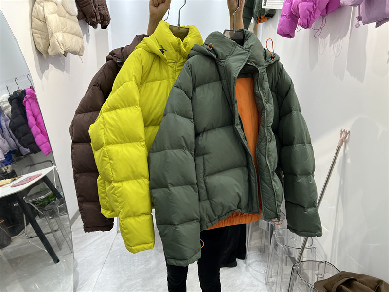 2022年东大门新款小个子羽绒服女短款糖果色面包服加厚冬装连帽
