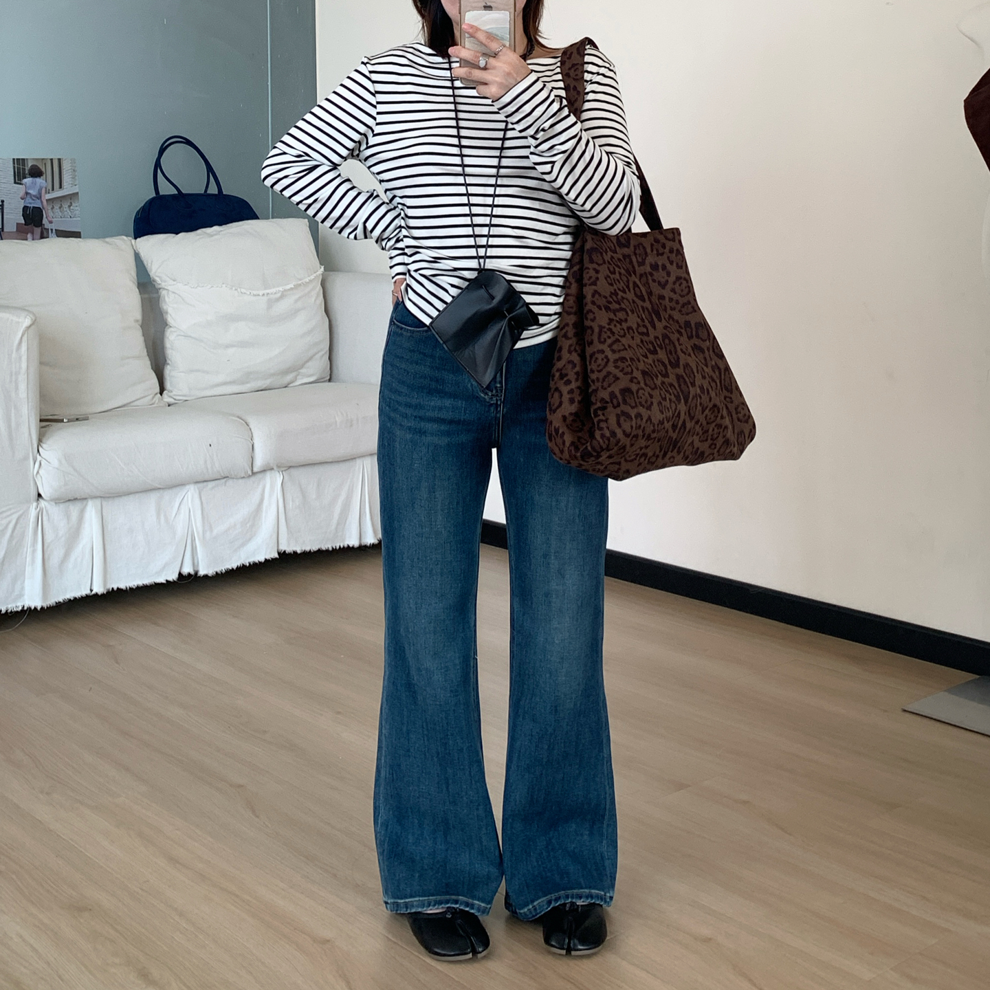 Omang桃喜 四面弹力深蓝色牛仔微喇裤女秋季高腰修身显瘦直筒长裤