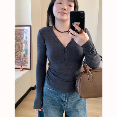 Omang桃喜 弹力修身V领打底上衣女秋冬设计感显瘦灰色内搭长袖T恤