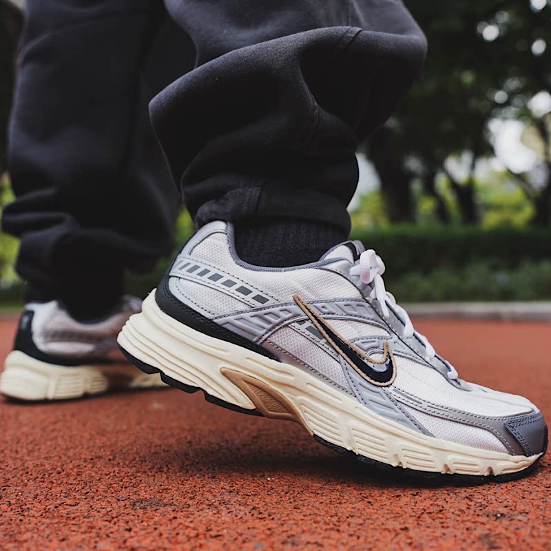 耐克Nike男子冬季老爹鞋In运动休闲鞋