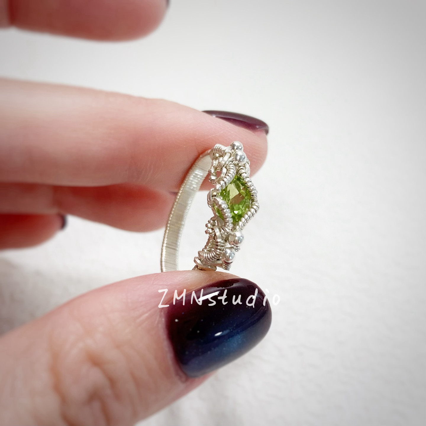 ZMN/芊羽/小众高级设计感手工绕线花纹天然橄榄石925纯银宝石戒指