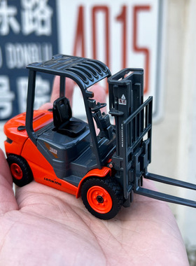 1/35龙工LONKING LG30DT内燃机叉车摆件仿真工程车合金车装饰模型