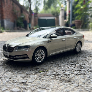 1/18斯柯达 新速派高仿真汽车模型NEW SUPERB合金车模摆件纪念品