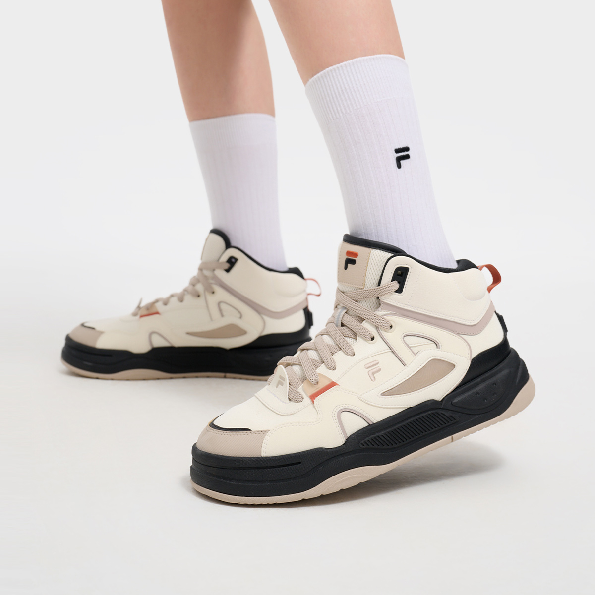 斐乐酷板女子潮流运动滑板生活鞋