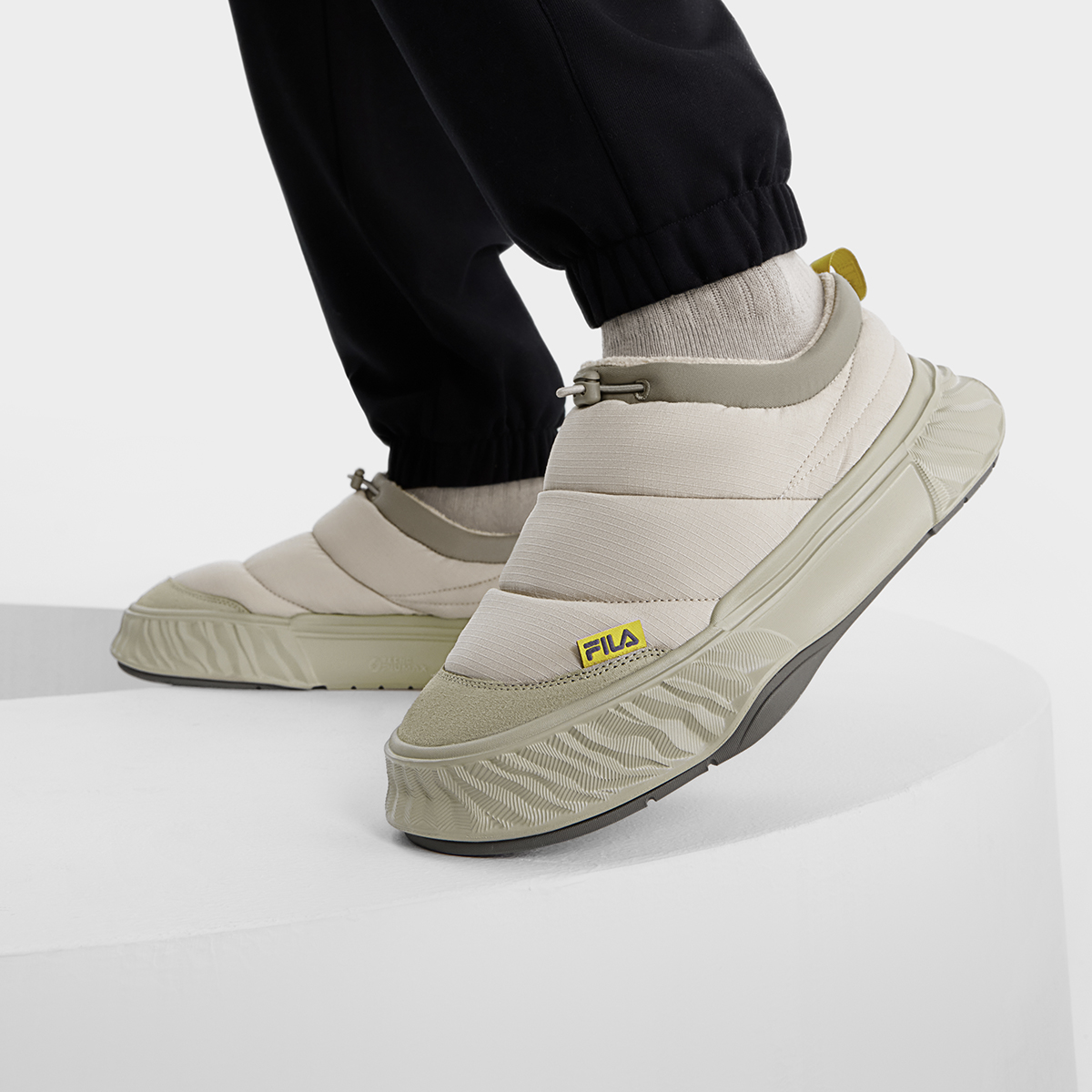 斐乐男子川行鞋时尚复古运动鞋