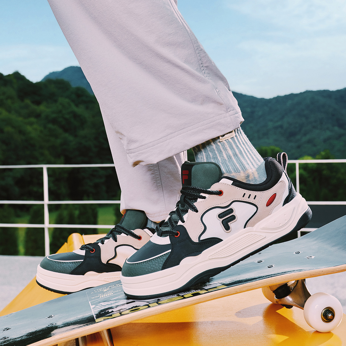 斐乐酷板男子潮流运动滑板生活鞋