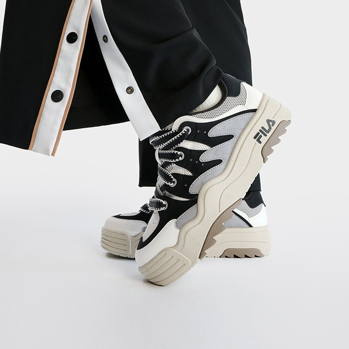 斐乐斑斓鞋女子时尚休闲摩登板鞋