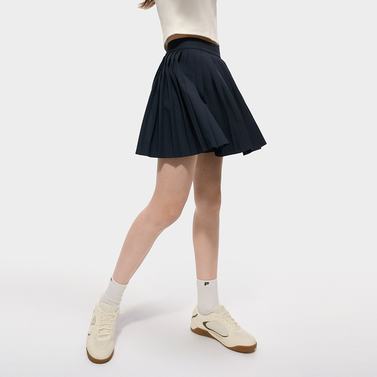 Fila/斐乐夏季新款女子户外时尚休闲潮流运动梭织短裤T11W535803F