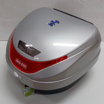 爱得乐摩托车尾箱可装下一个全盔