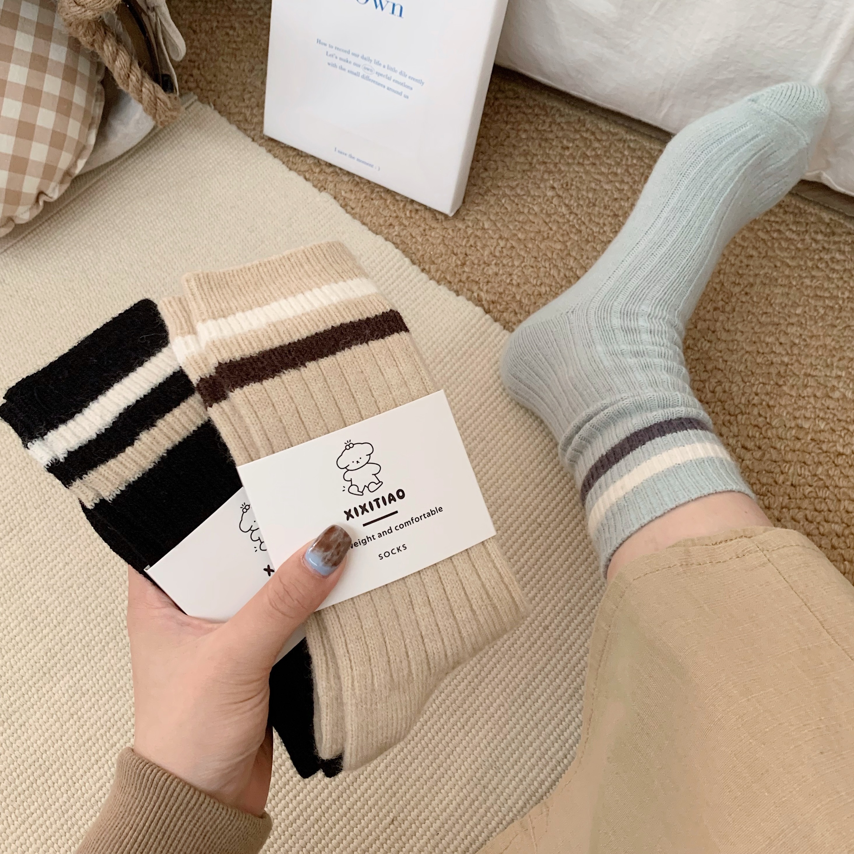 细细条学院风ins百搭中筒袜