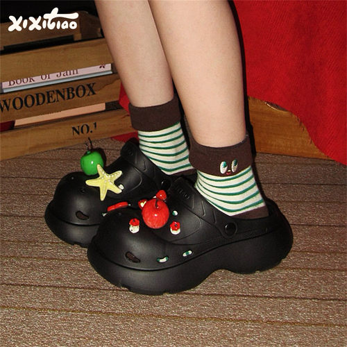 细细条多巴胺红绿苹果洞洞鞋