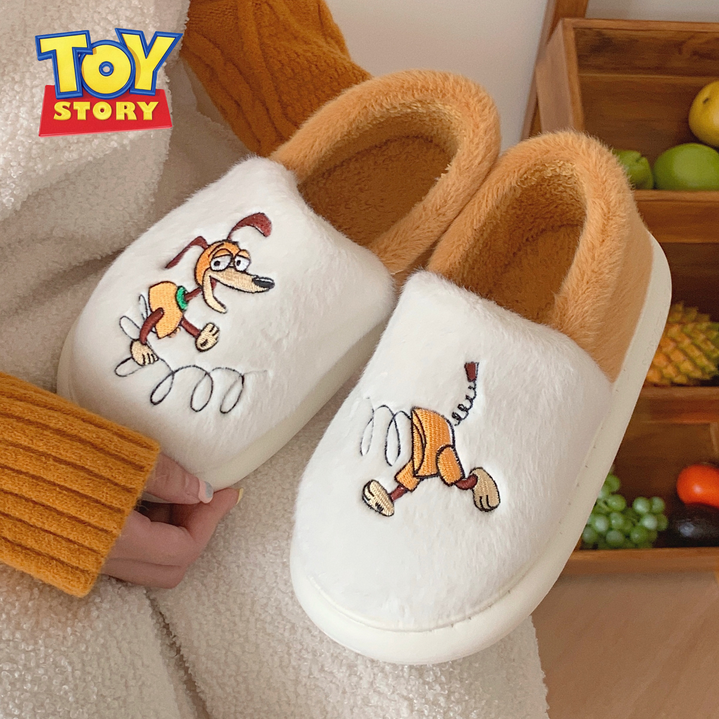 细细条可爱弹簧狗保暖防滑棉拖鞋