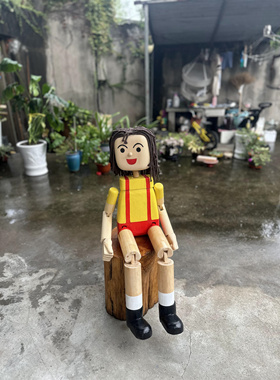 木偶女孩卡通可爱小姑娘木头人