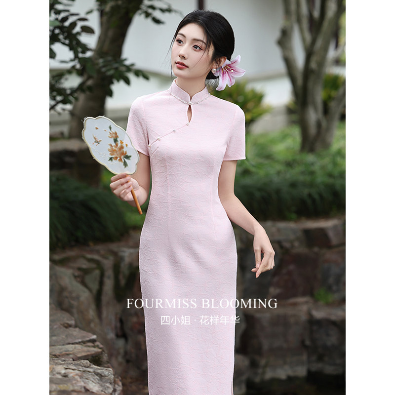 新中式粉红连衣裙订婚礼服