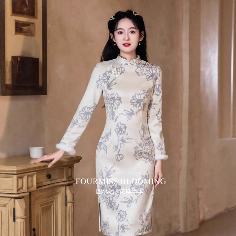 2025新款米色加绒新中式连衣