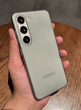 磨砂防指纹不发黄黑灰色冷淡情侣半透明白色适用三星S23+手机壳高级超薄GalaxyS24plus保护套全包硬壳男女款