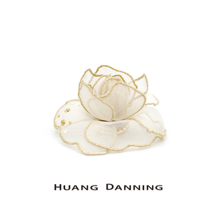 HUANG DANNING小巴黎系列真丝刺绣手工胸花设计感小众山茶花胸针