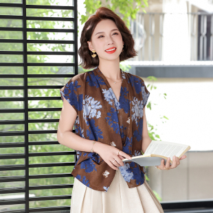 妈妈夏套装气质V领短袖衬衫洋气女人夏季时尚中老年人女t恤两件套