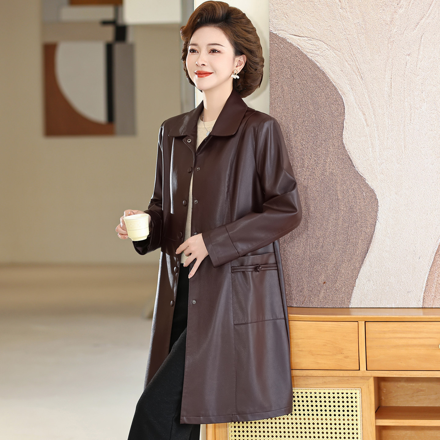 皮衣女中长款外套洋气高档妈妈装