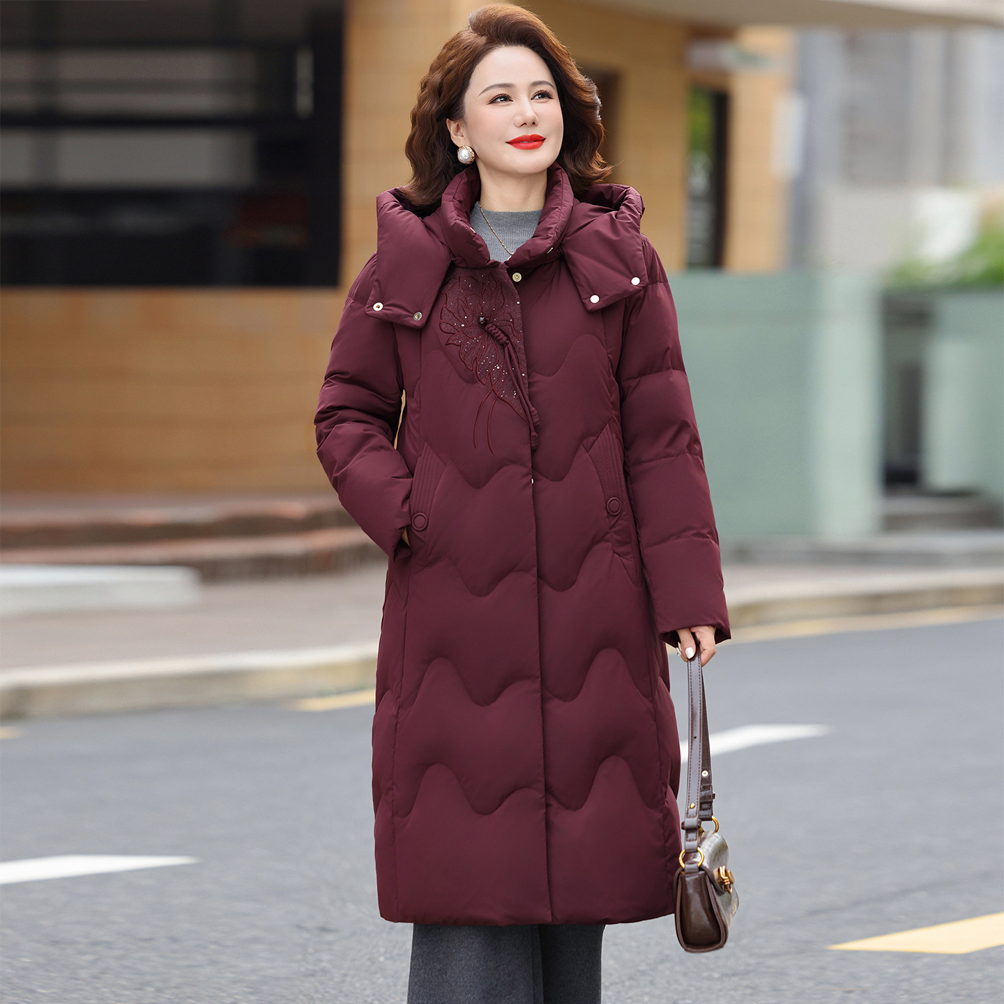 中年妈妈羽绒服长款显瘦保暖连帽
