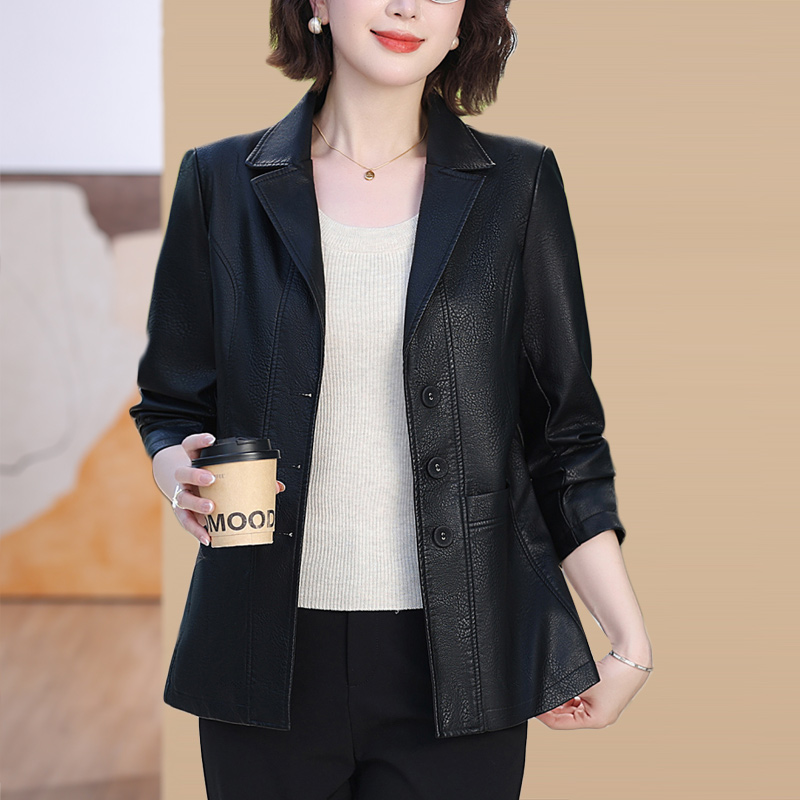 皮衣女外套秋装新款妈妈皮西装