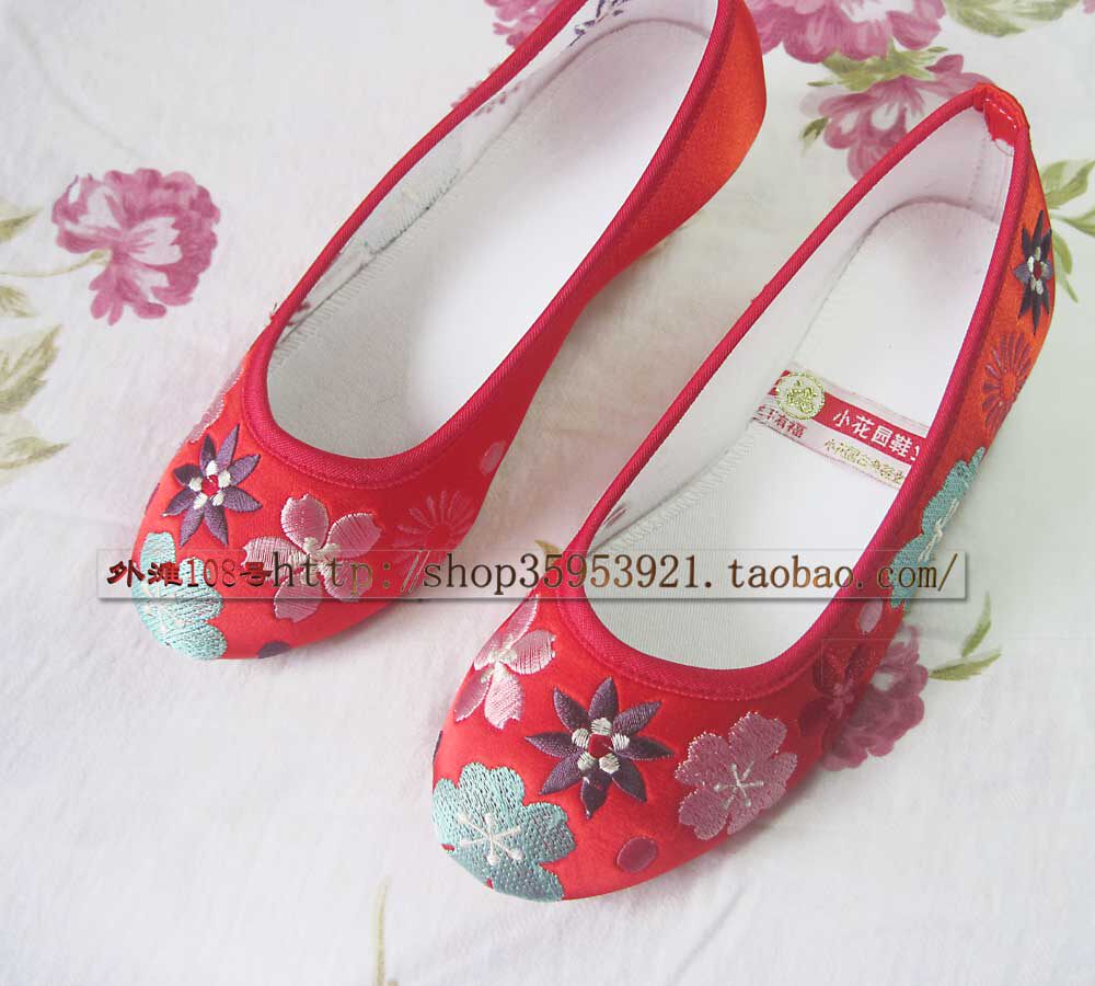 正品小花园福牌绣花鞋-超舒适红色旗袍鞋牛筋底女鞋结婚鞋布鞋639
