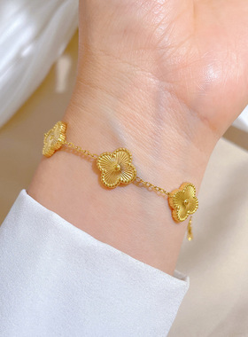 新款钛钢不掉色个性幸运花压磨气质四叶草链条手链女网红复古闺蜜