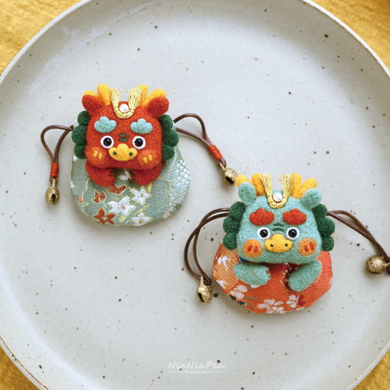 送男友女友驱蚊小龙香包羊毛毡