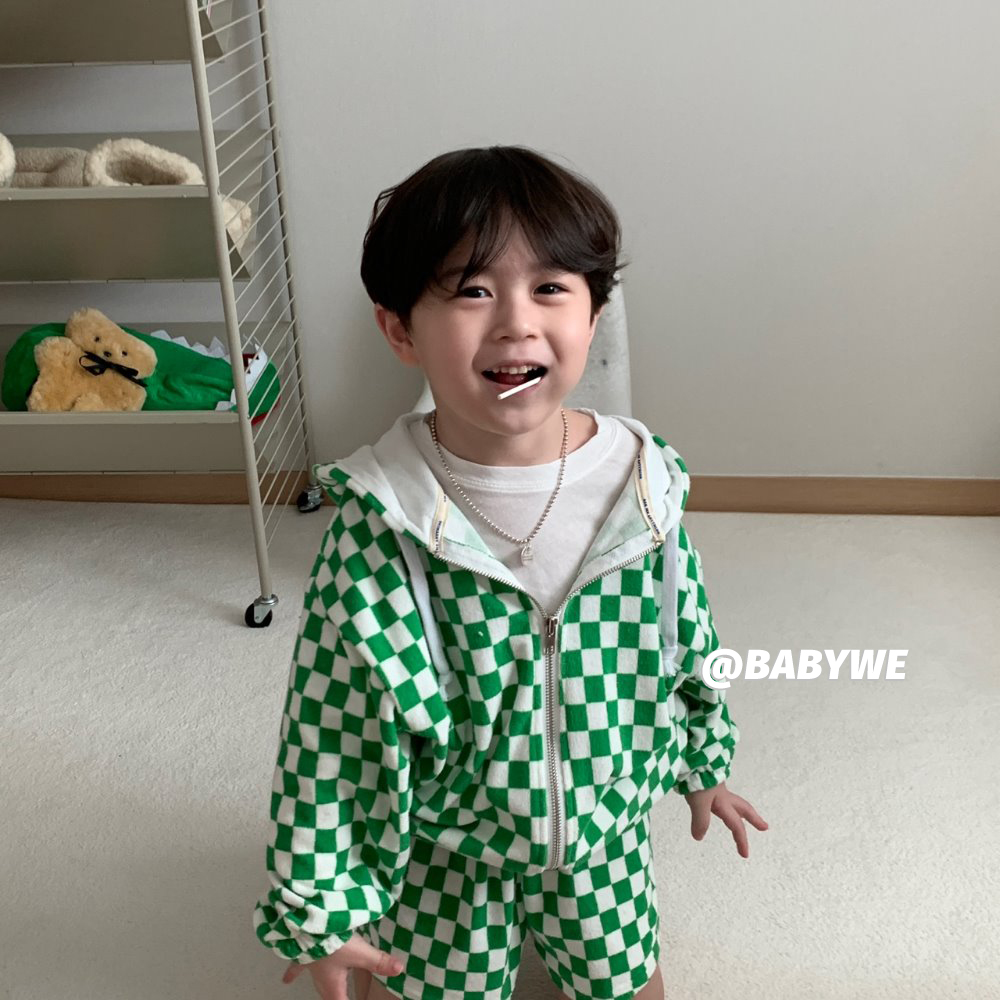 AMA▶BabyWe韩国代购童装儿童棋盘格拉链衫连帽外套格子短裤套装