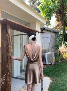 性感露背法式浪漫气质圆领背心连衣裙女夏季收腰醋酸缎面a字短裙